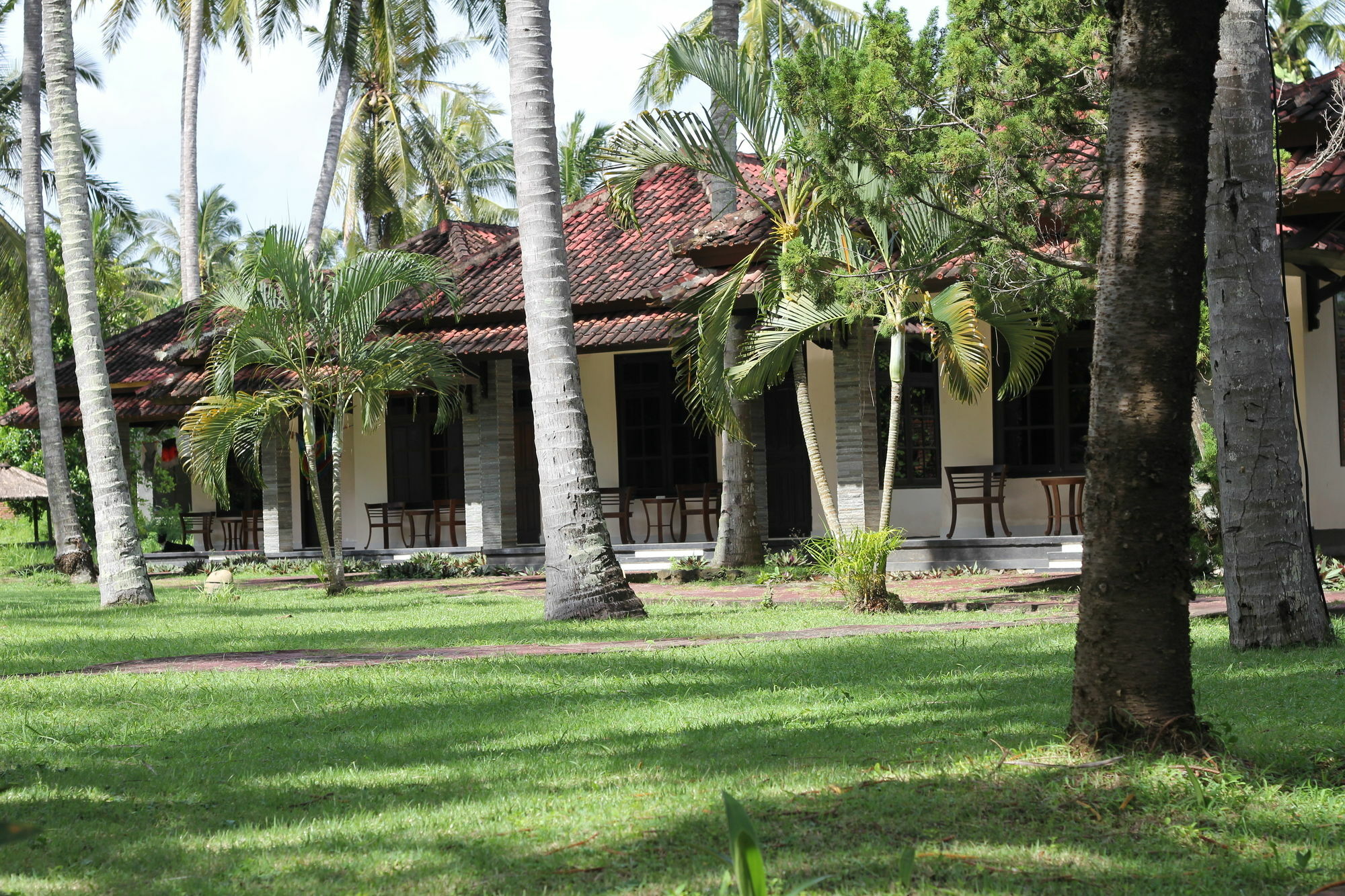 Kuta Indah Hotel Exterior photo